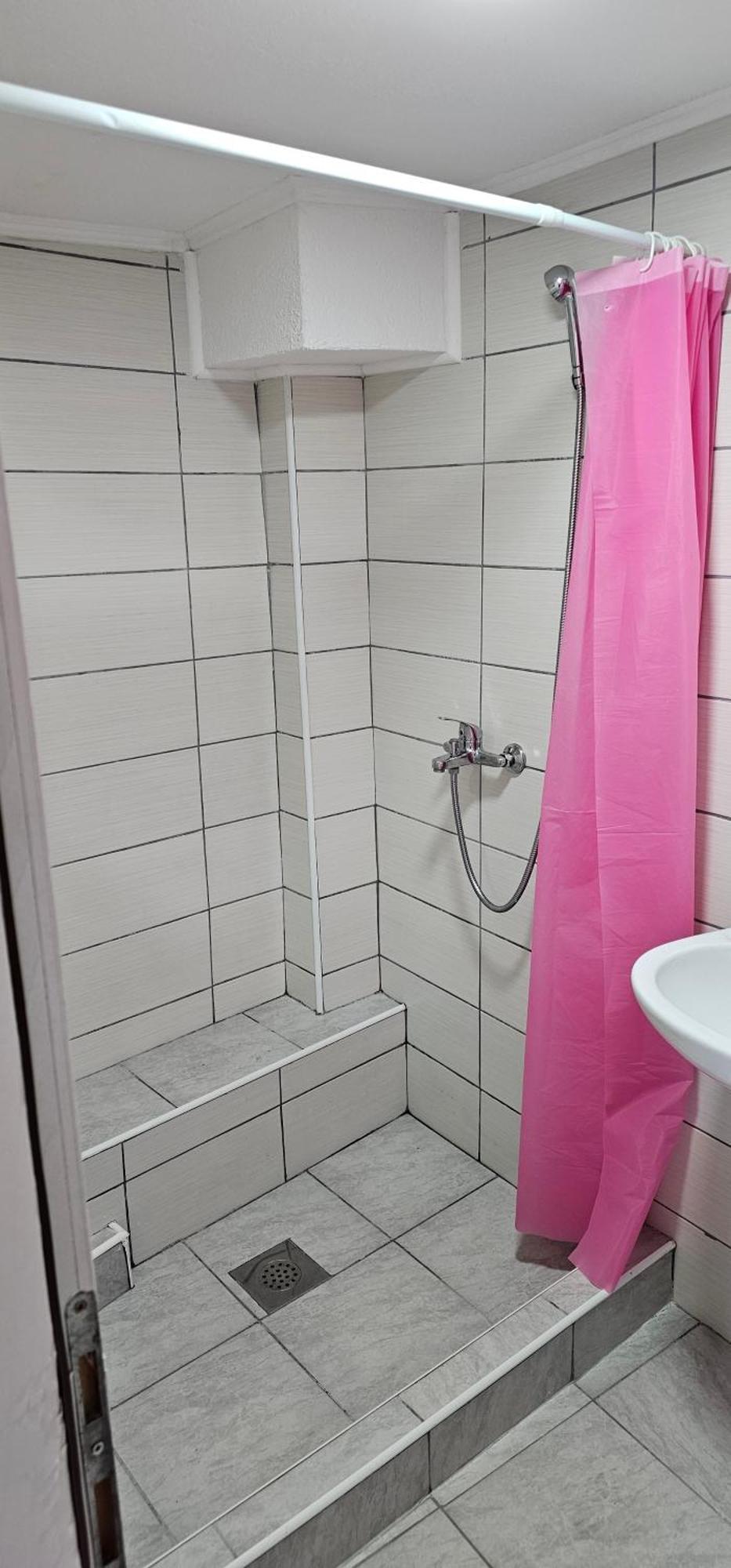 Apartmani Roki Тузла Екстериор снимка