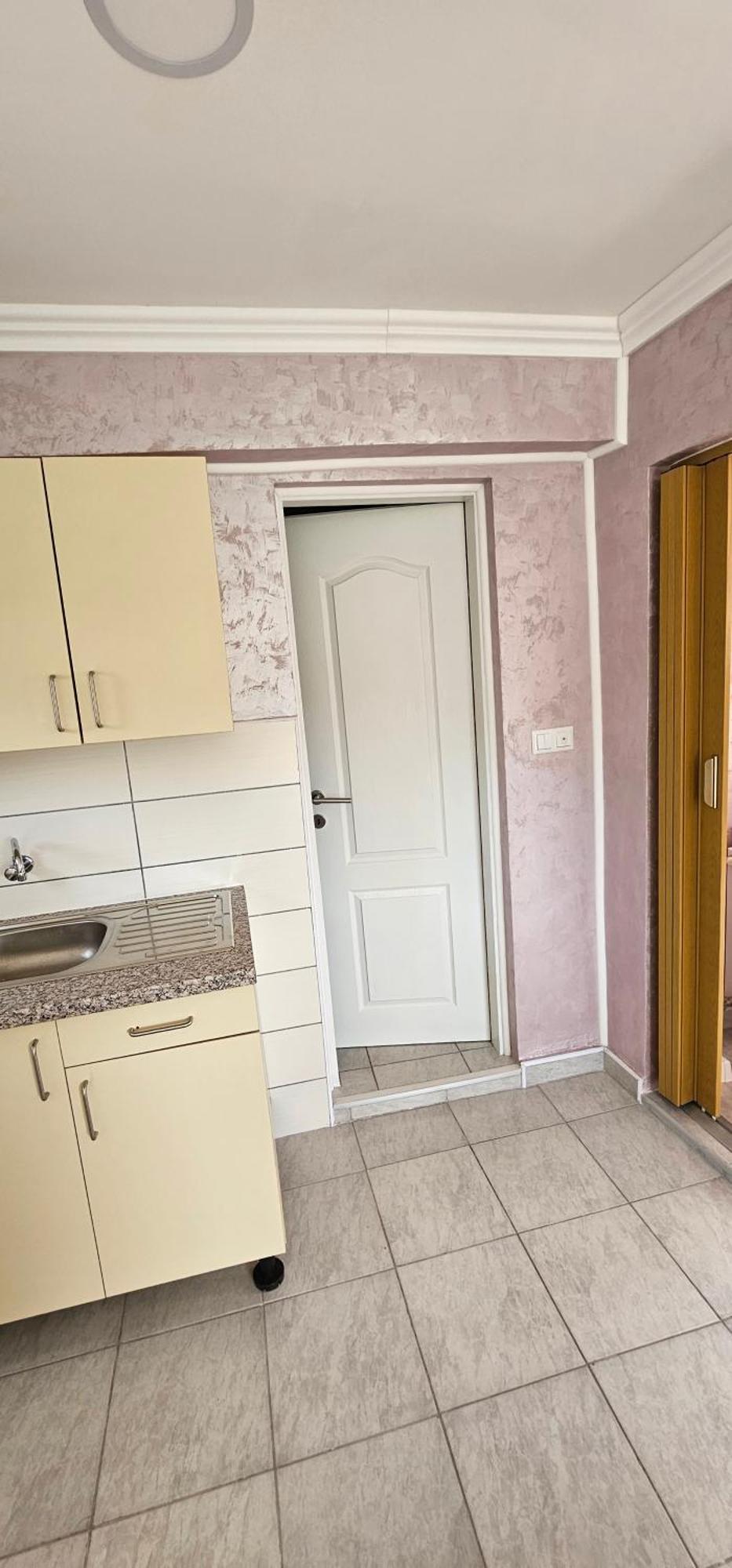 Apartmani Roki Тузла Екстериор снимка