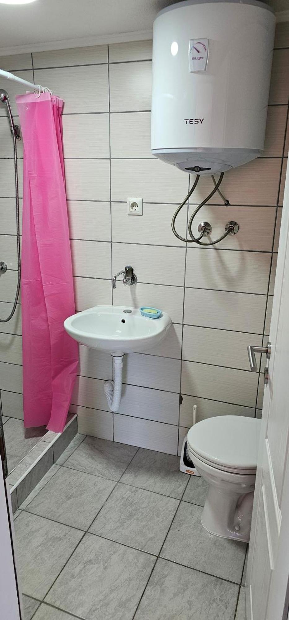 Apartmani Roki Тузла Екстериор снимка