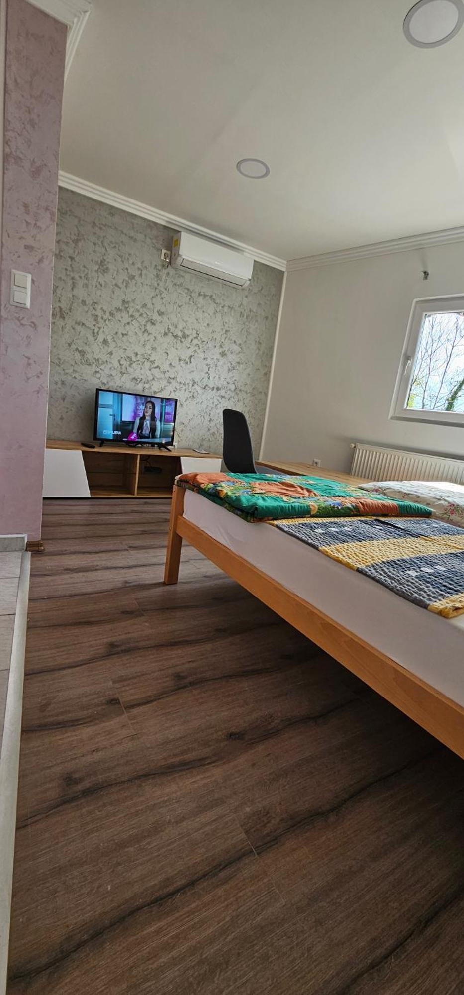 Apartmani Roki Тузла Екстериор снимка